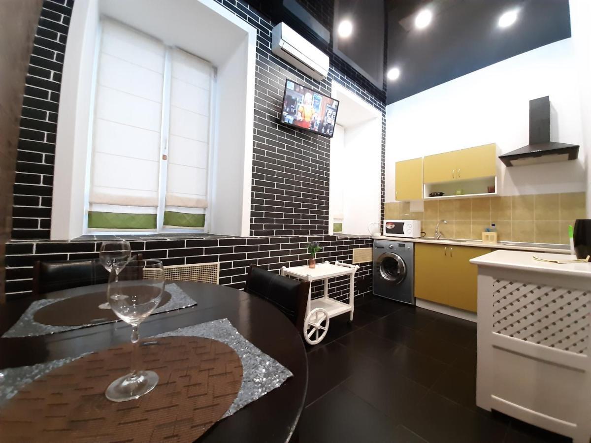 Viva Olive - Студия Со Спальней В Центре Kremenchuk Ngoại thất bức ảnh